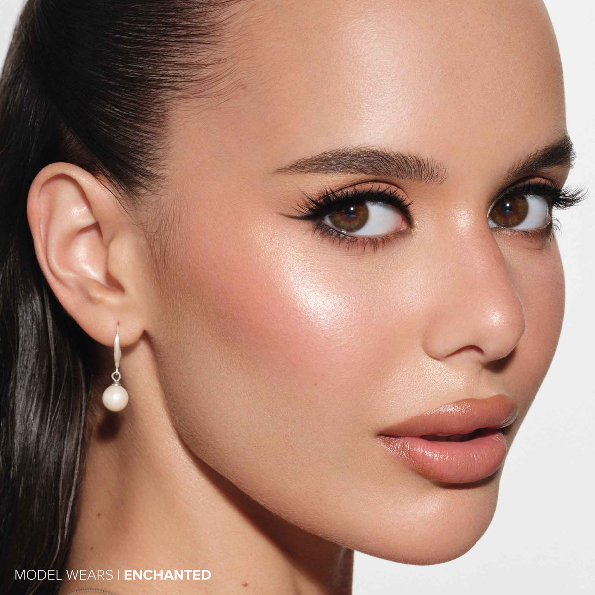 Anastasia Beverly Hills Glow Seeker Highlighter