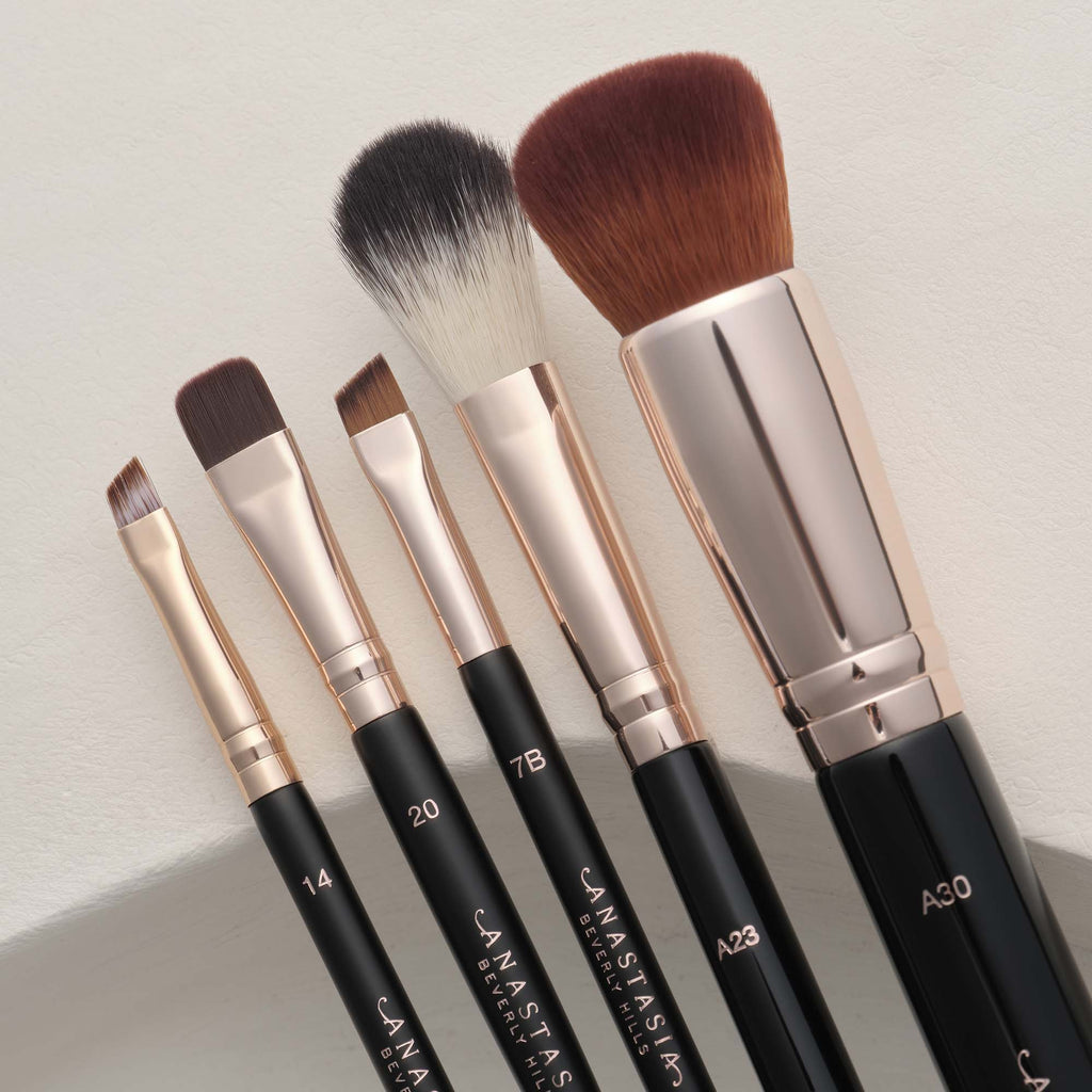 Anastasia Beverly Hills A30 Pro Brush - Domed Kabuki Brush